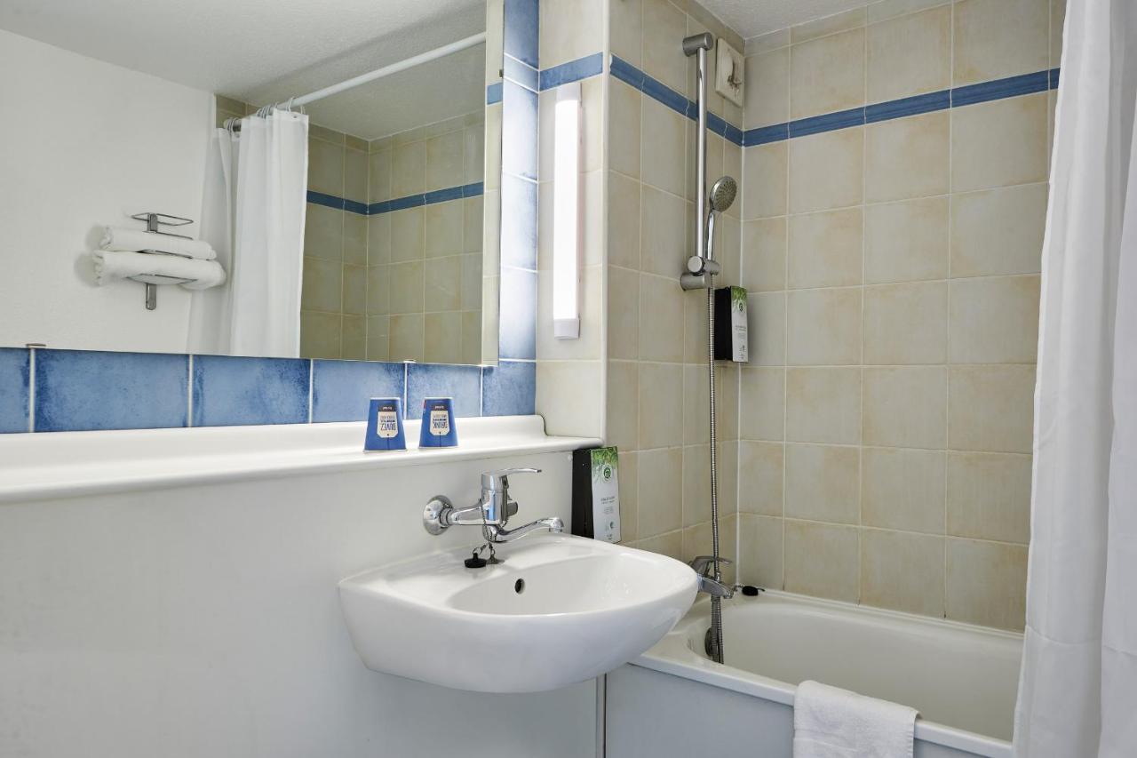 Kyriad Tarbes Bastillac Esterno foto