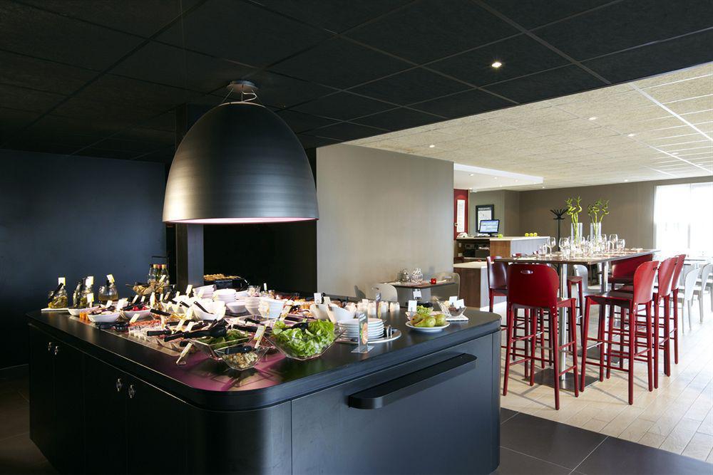 Kyriad Tarbes Bastillac Esterno foto