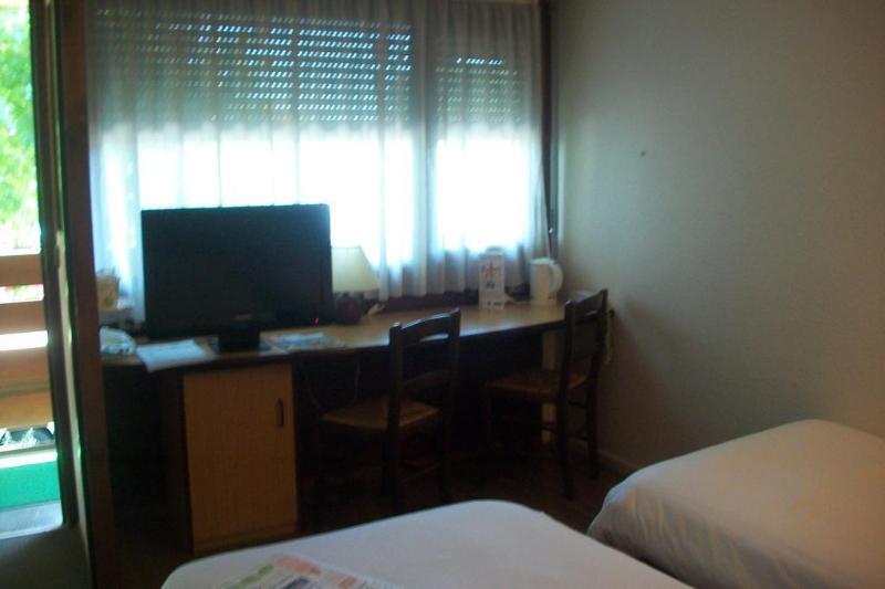 Kyriad Tarbes Bastillac Esterno foto